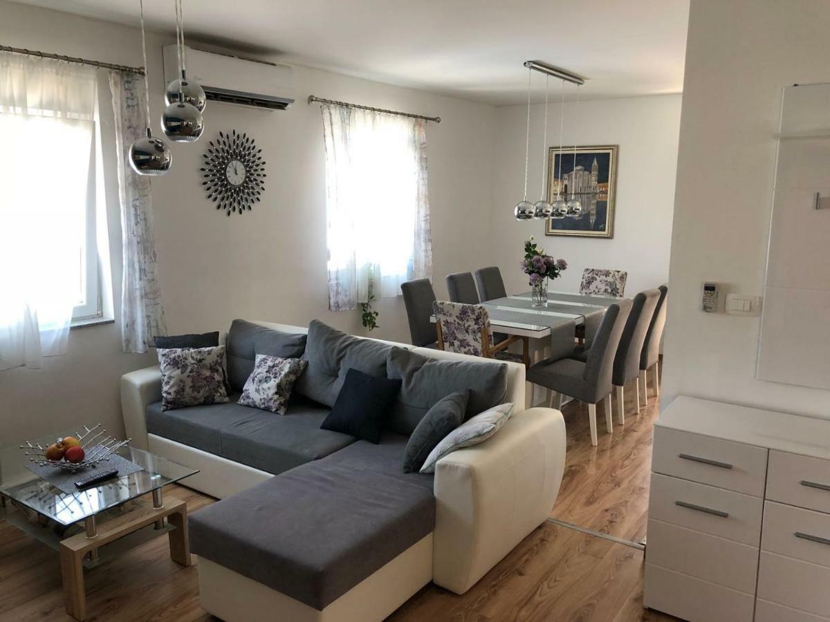 Booking Zadar Villa Franov With Pool, 10 Min From The Old Town Of Zara Esterno foto